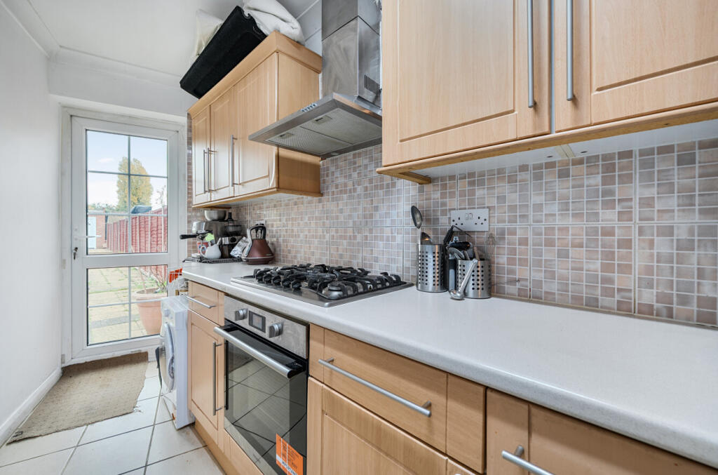 1374962-7-690dcbb...