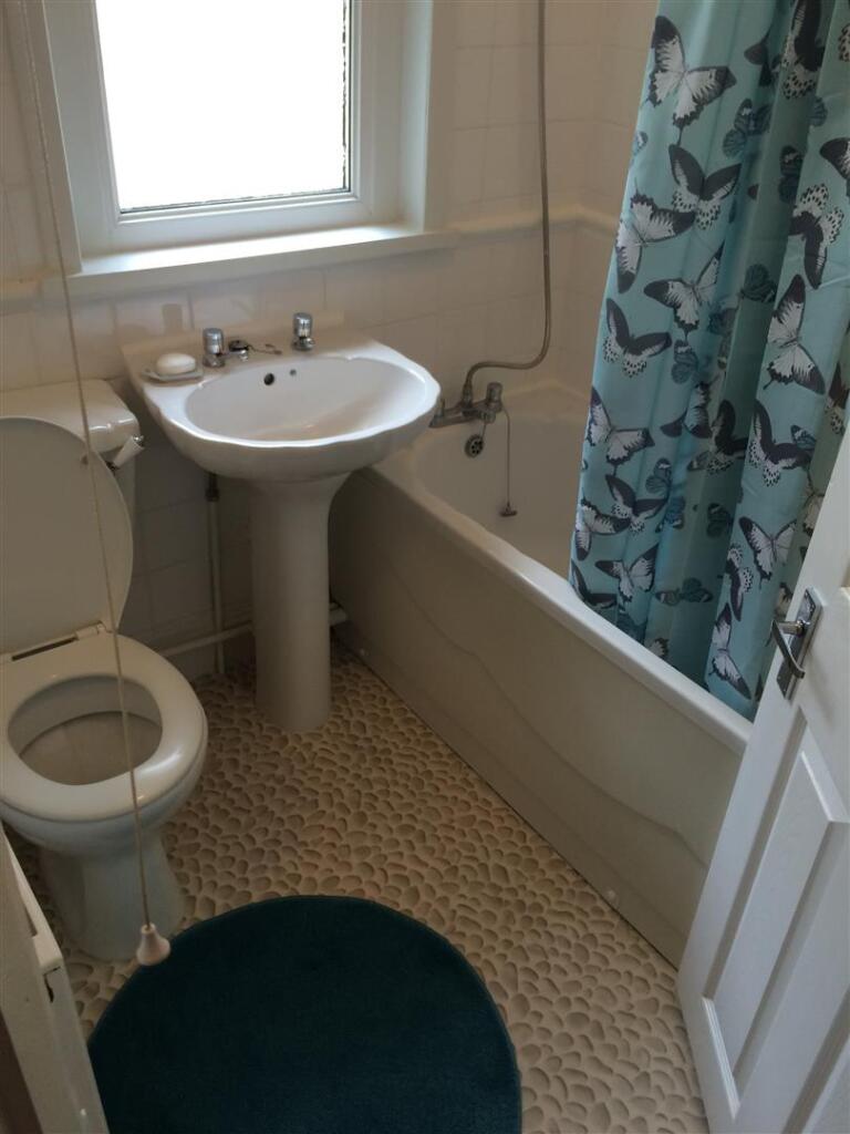 bathroom 1.JPG