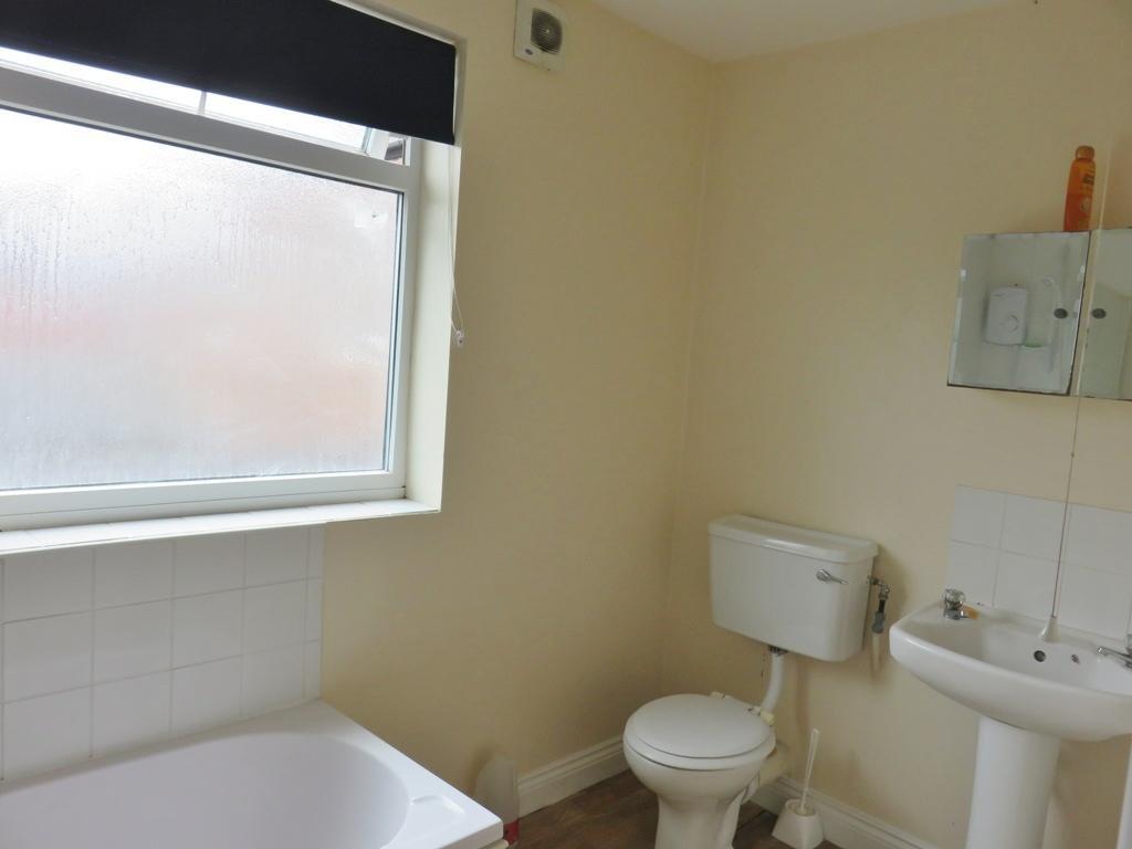 Flat 2 Bathroom