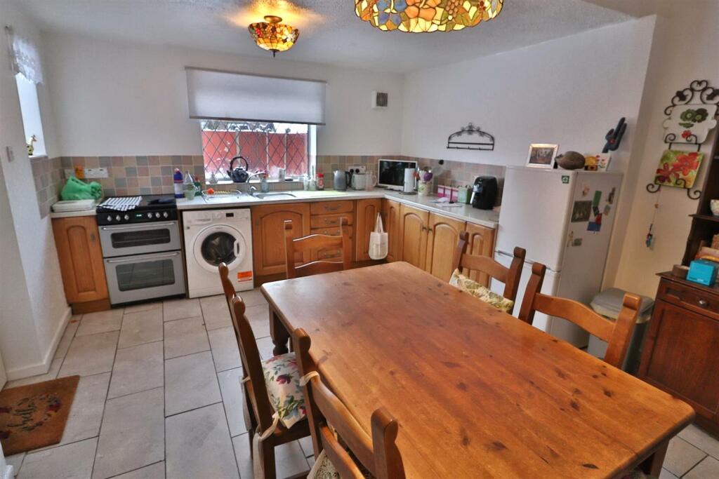 OPEN PLAN DINING KITCHEN