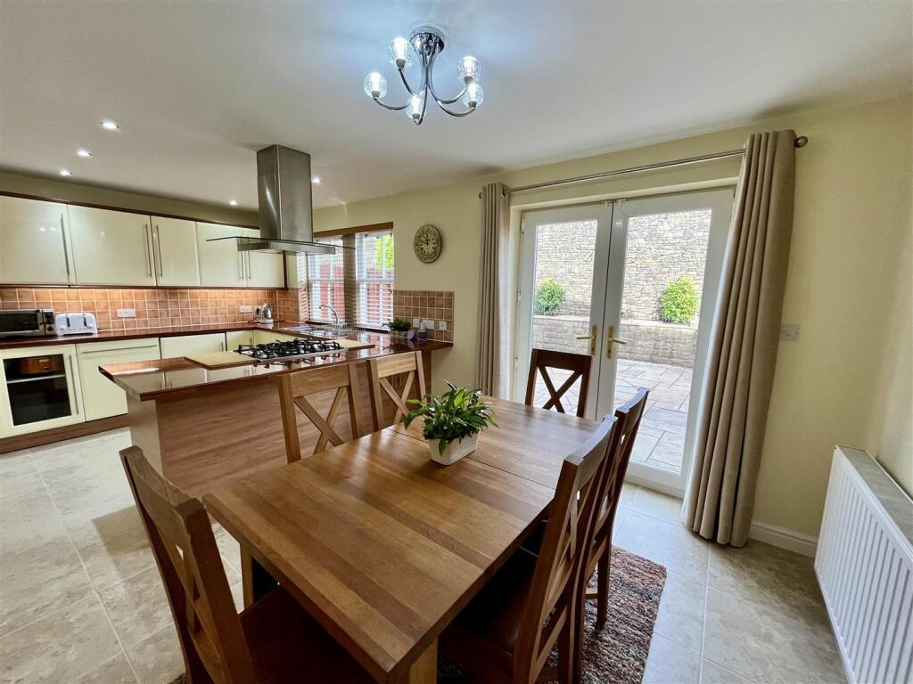 Open Plan Kitchen &amp; Dining Room