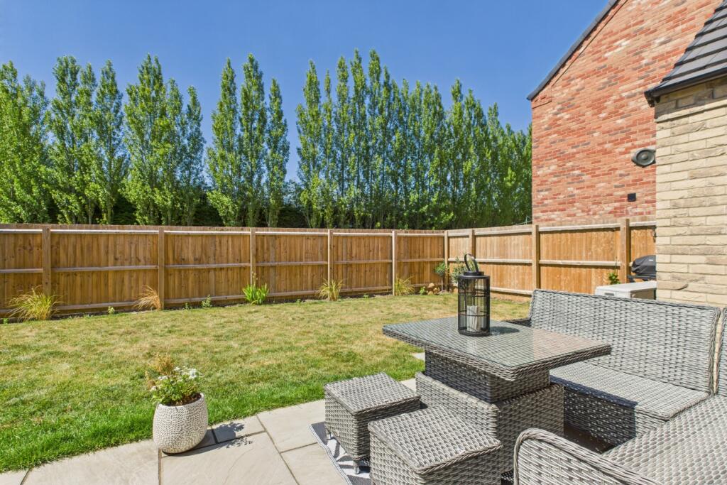 EweMove Spalding - Jubilee Way - Garden
