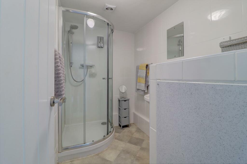 Shower room.jpg