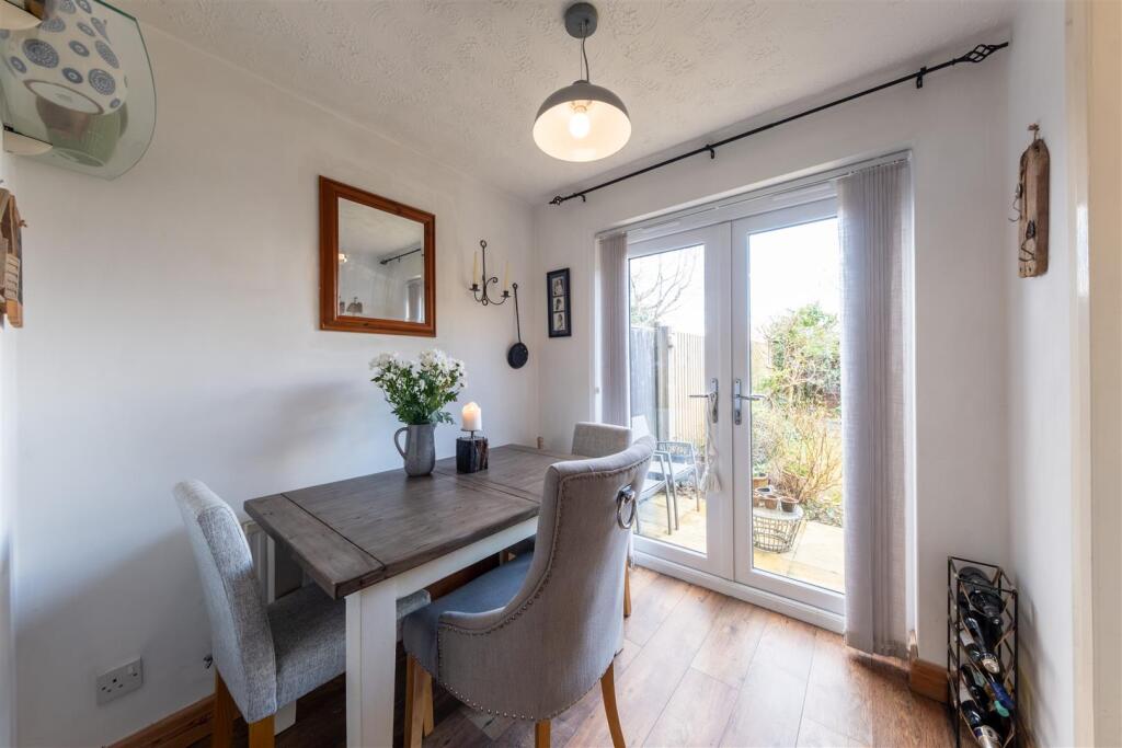 1 Audlem Drive-004.jpg