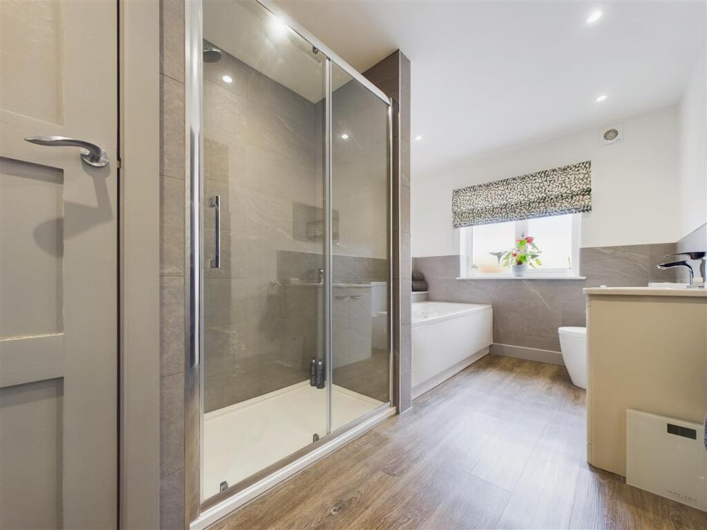 HOUSE BATHROOM