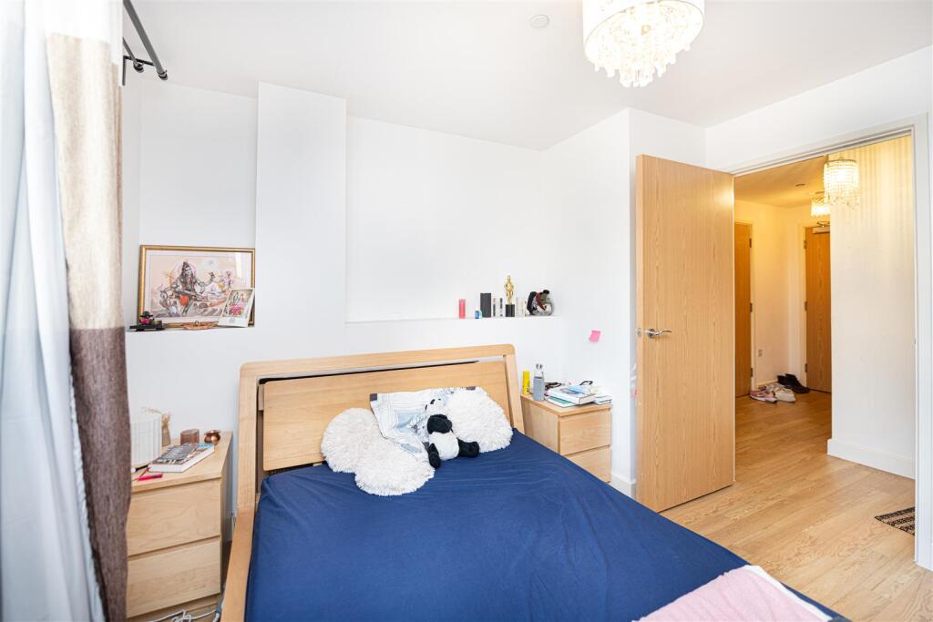 Bedroom     .jpg