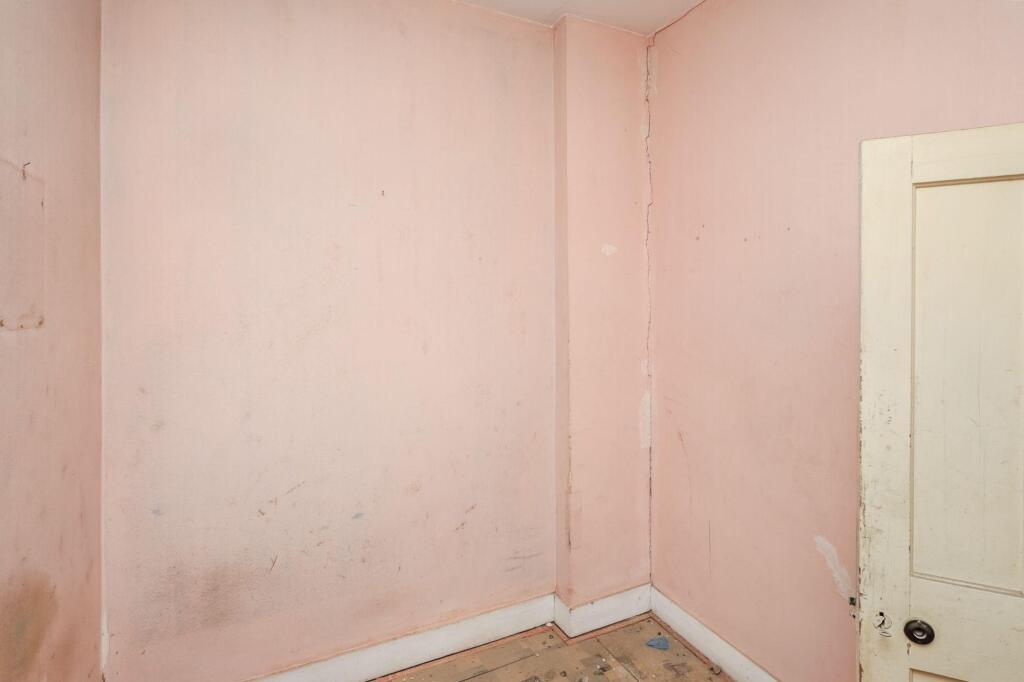60 Delaware Mansions, Delaware Road, Maida Vale, London, W9 2LJ