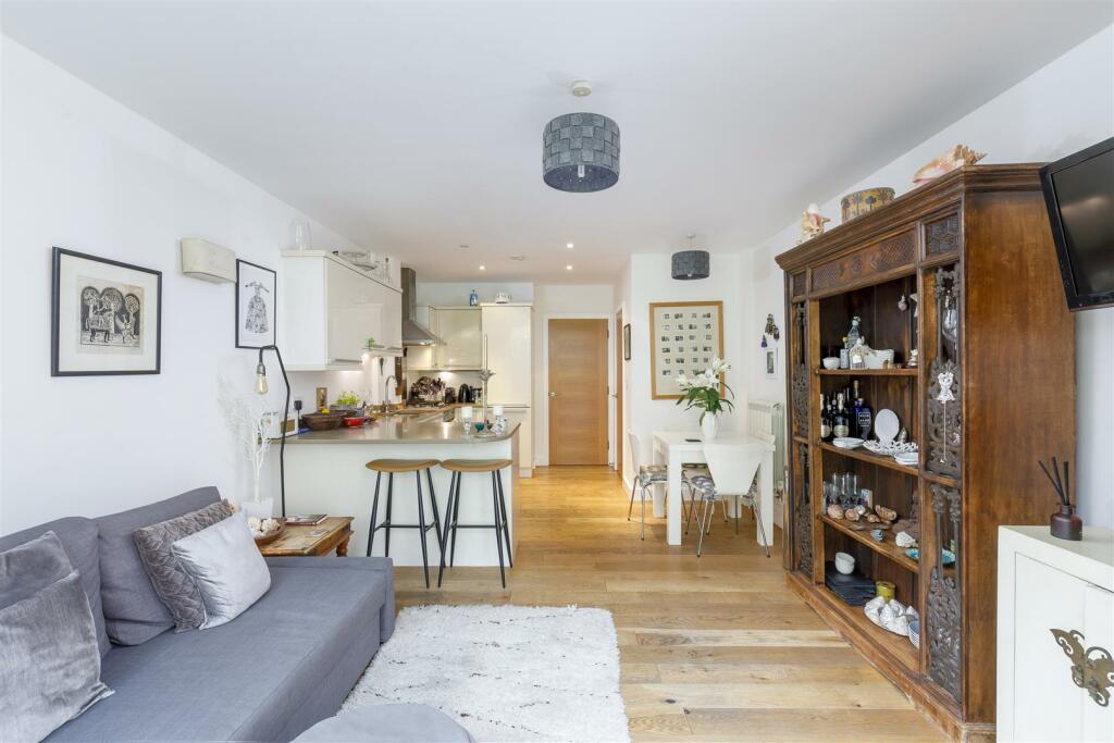 Living Room / Kitchen