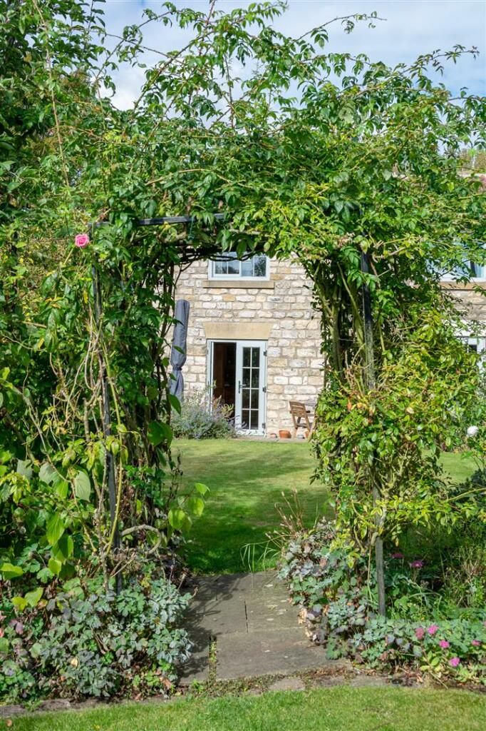 Spring_Cottage3[1].jpg