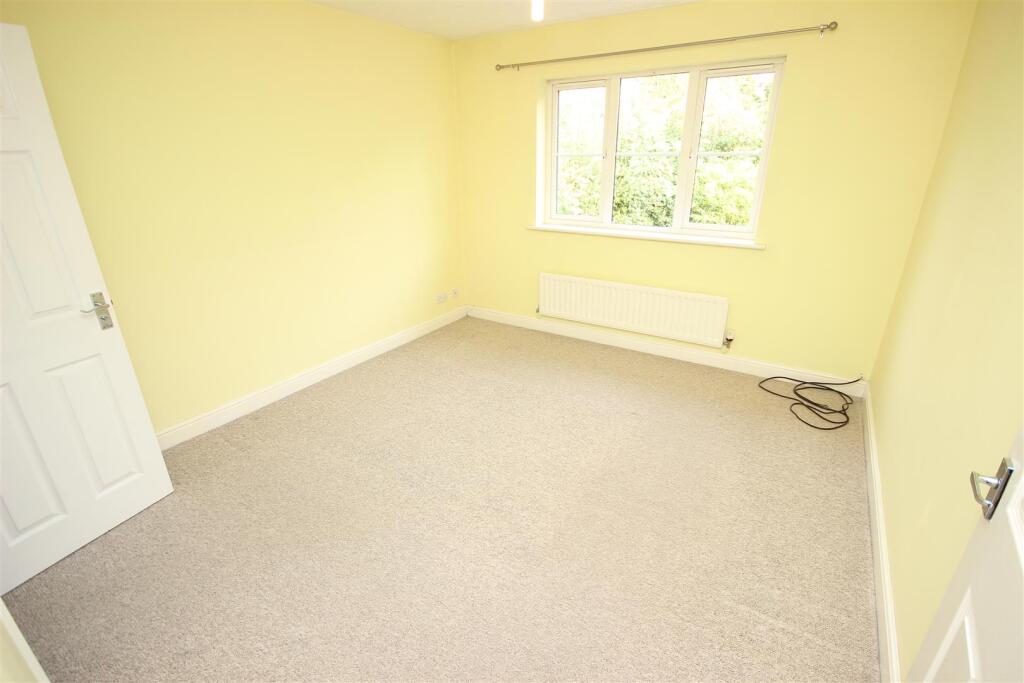 Bed 1.JPG