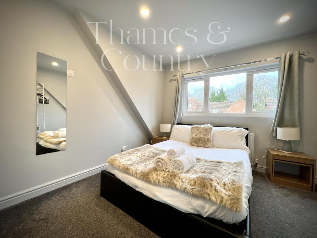 Second double bedroom