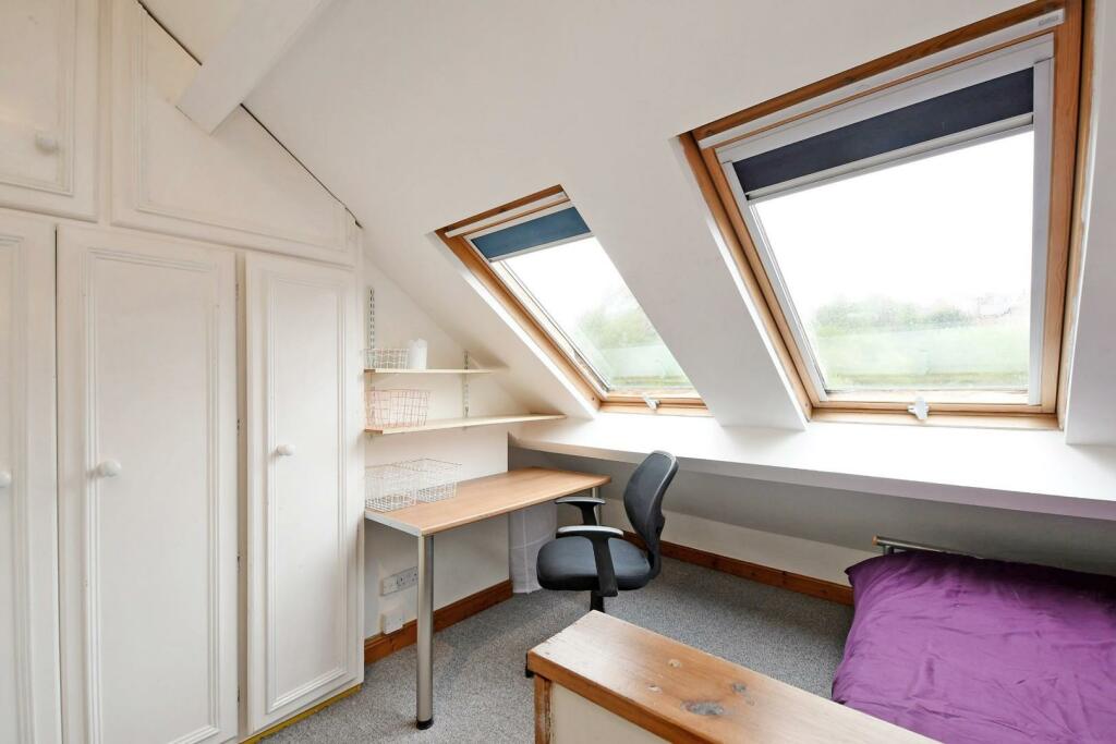 6 Burns Rd, bedroom 5.jpg