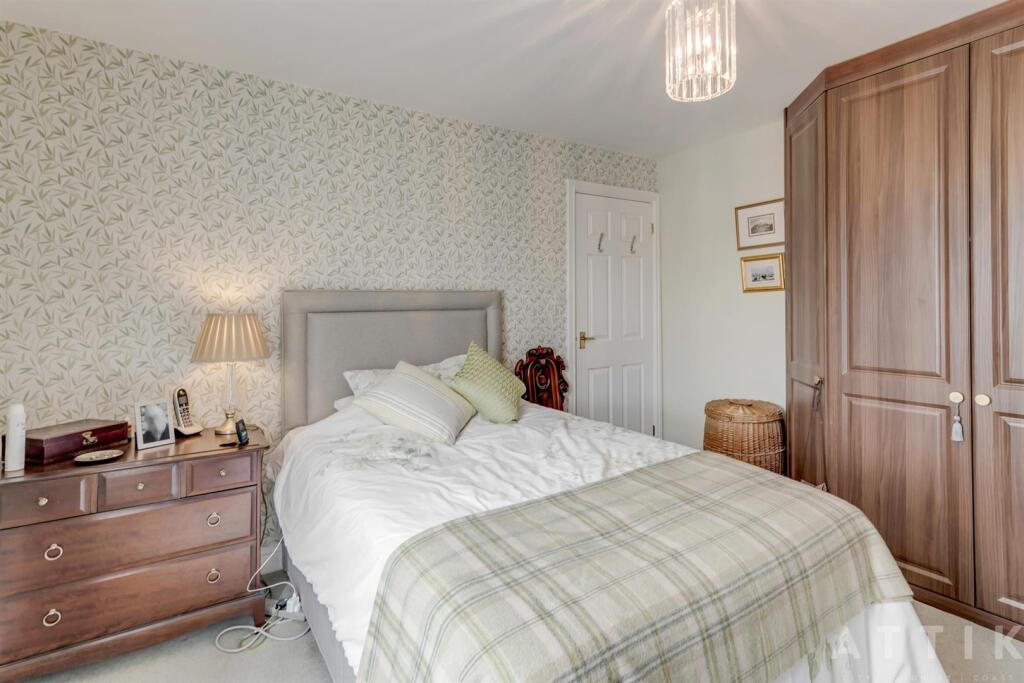 Attik 11 St Johns Road Bungay NR35 1DH (12).jpg