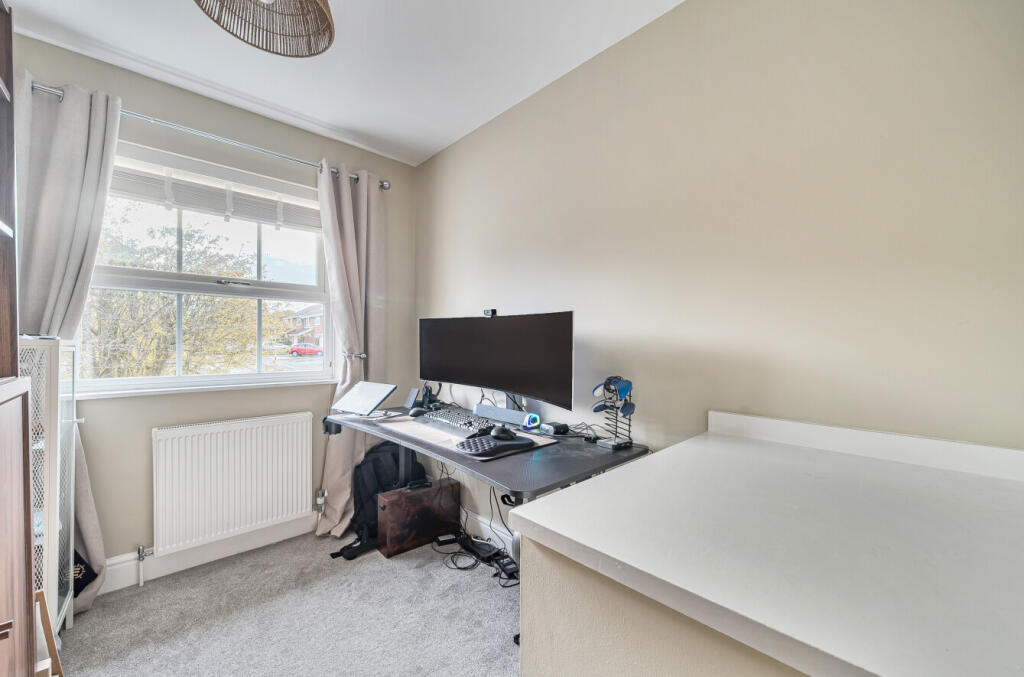 1372892-11-69038f...