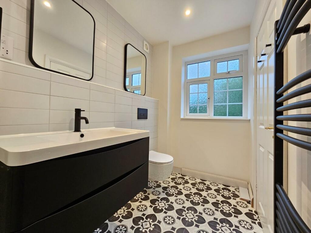 Bedroom 1 En-Suite