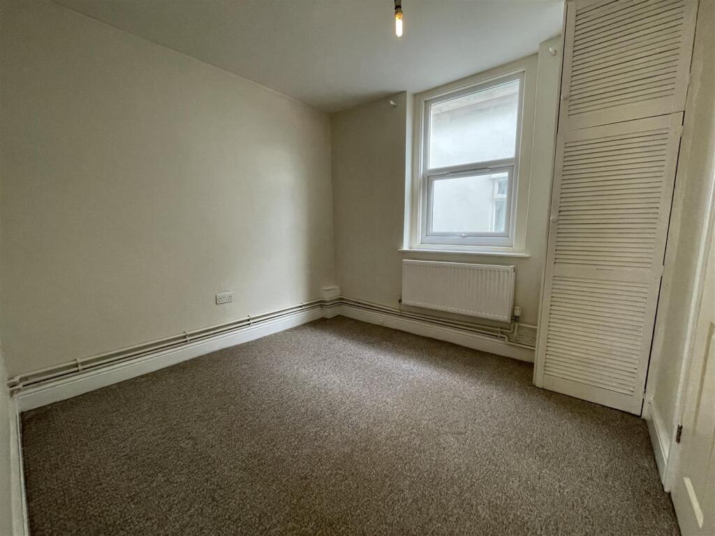 Bedroom.JPG