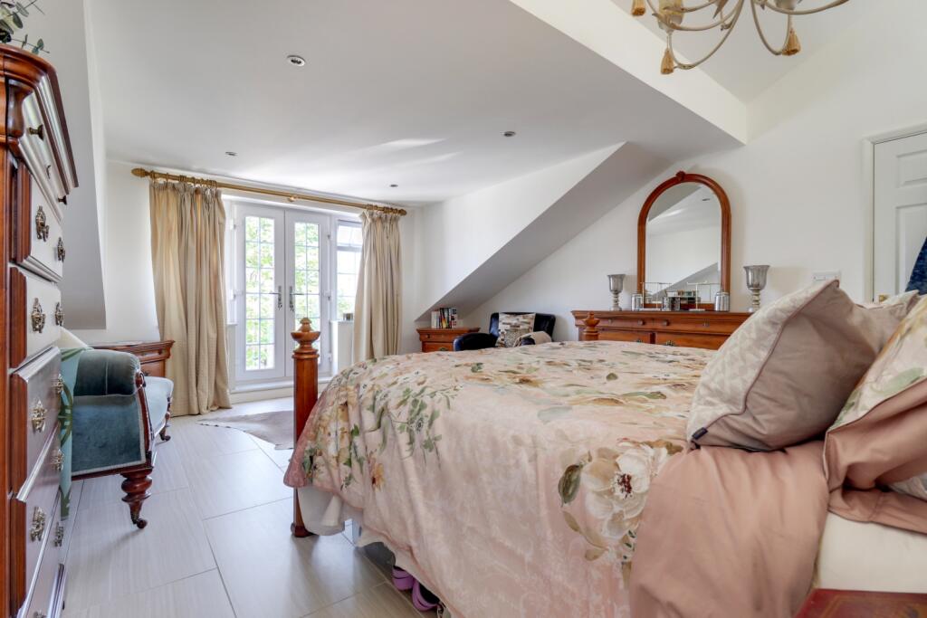 18- Rob Hammond EweMove Pontefract