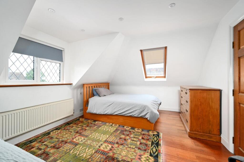 27 The Droveway BN3 (25).jpg