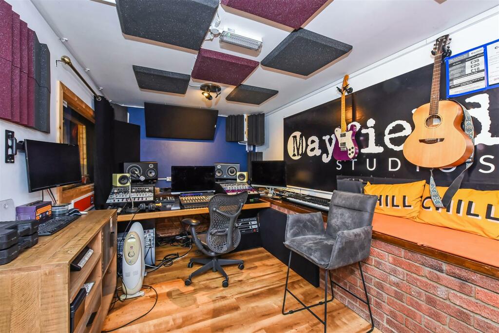 Music Studio / Garage