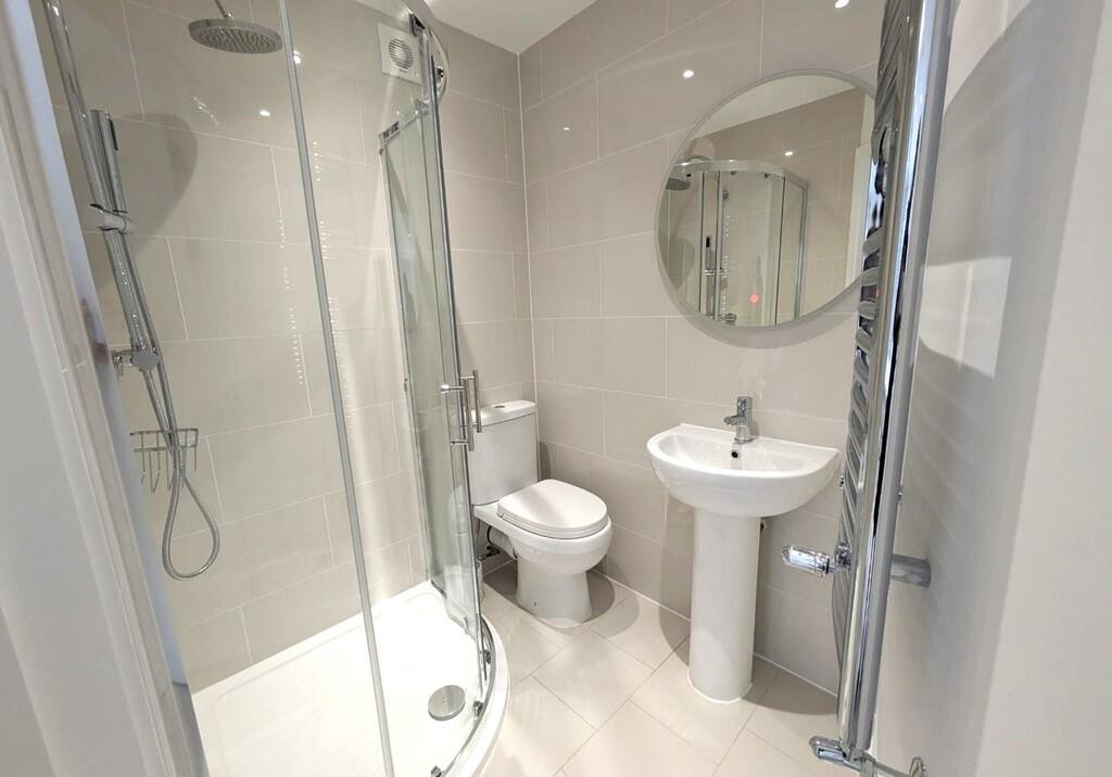 Bathroom LS (1)