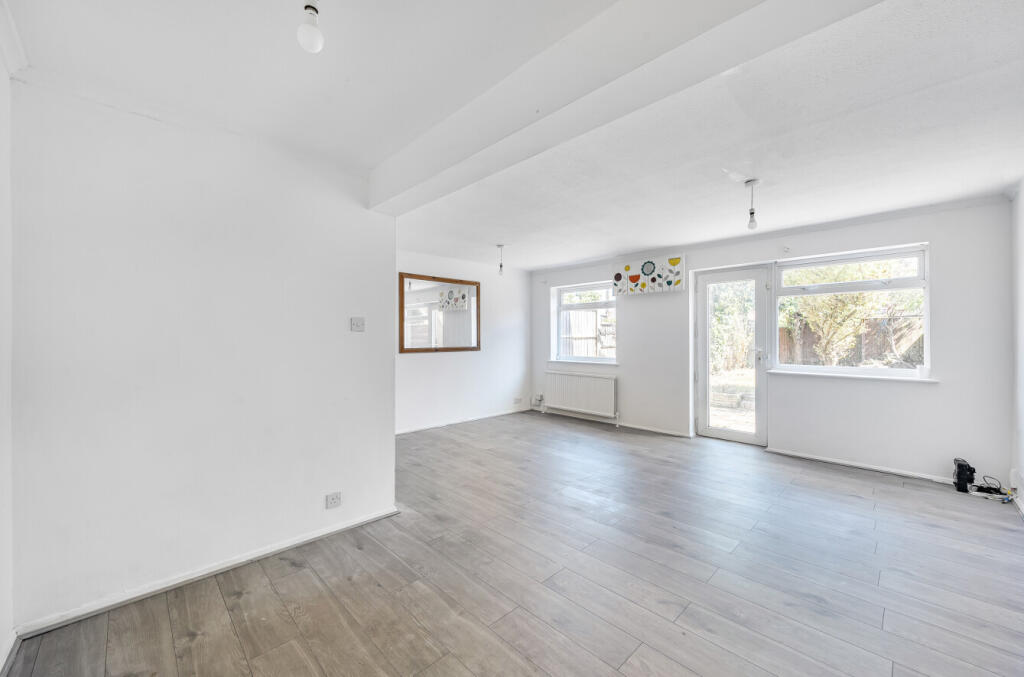 1299193-3-685304c...