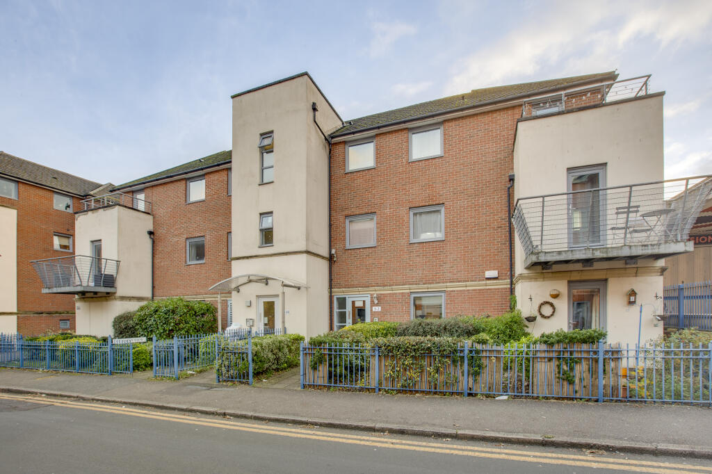 Flat 4 St Johns View, West End Road, HP11 2PW-13