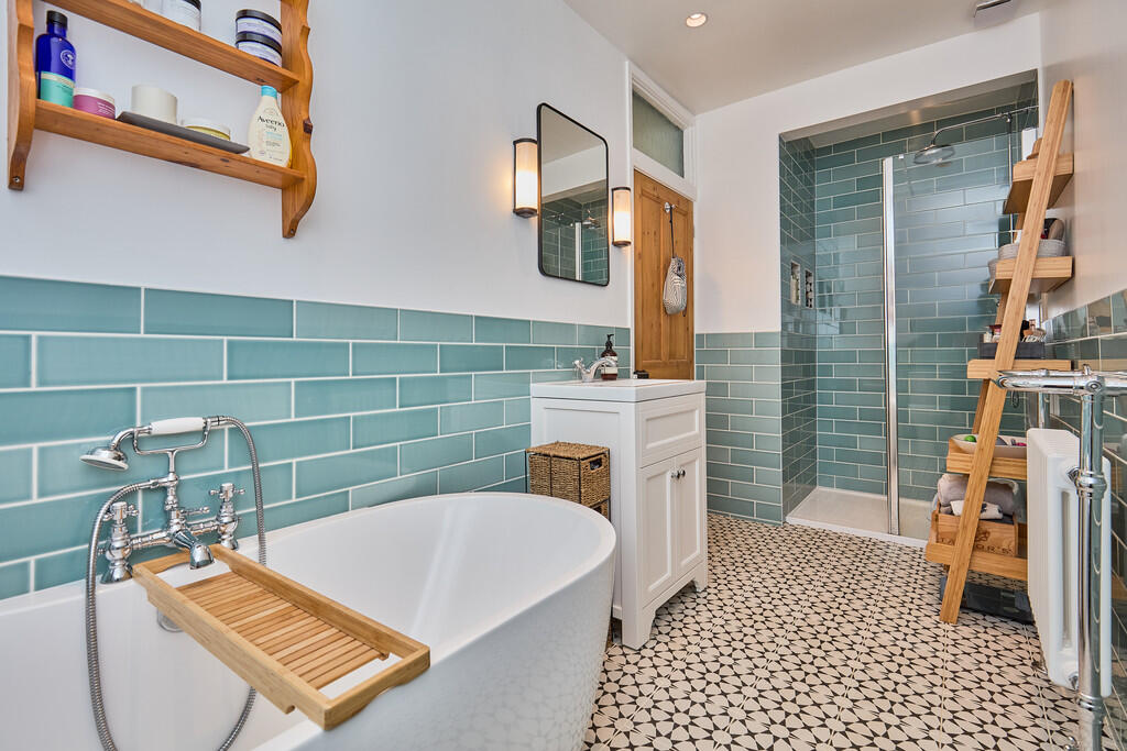 Edward Knight 202...