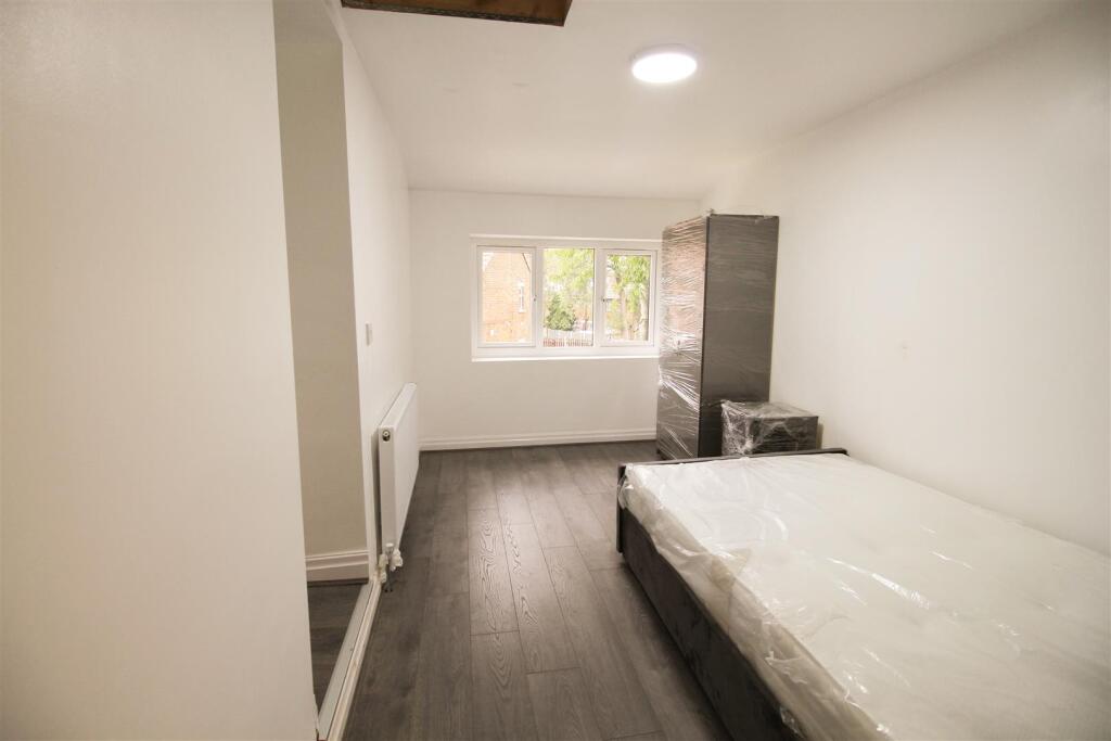 Room 5.jpg