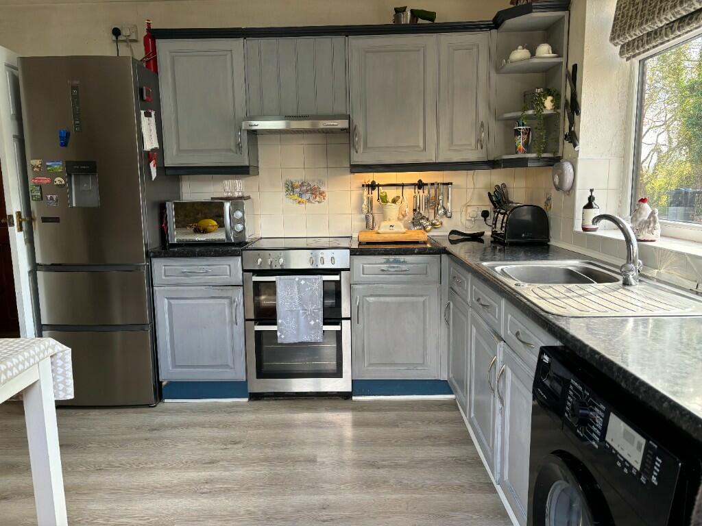 Kitchen side 1
