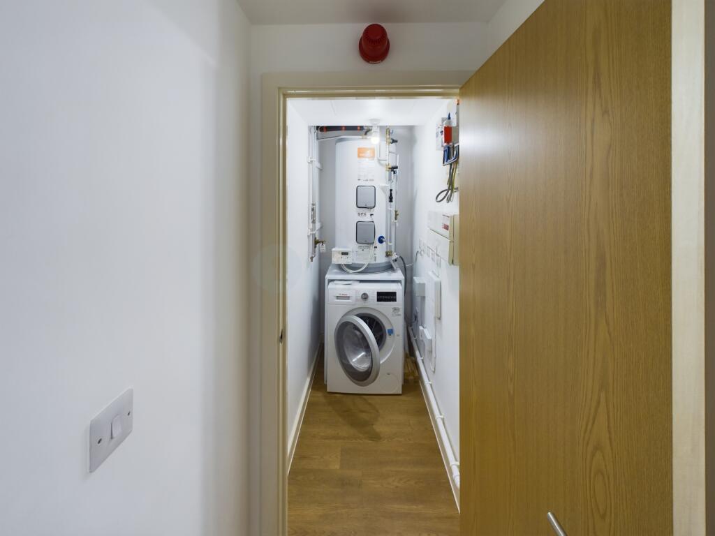 CAM04024G0-PR0005-STILL010