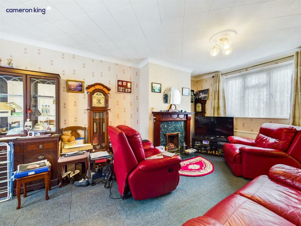 Lounge 2.jpg