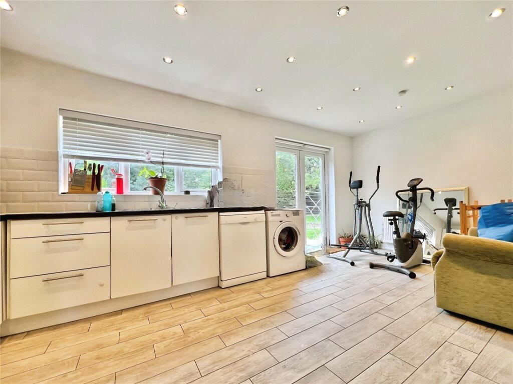 #yourmoveswanley