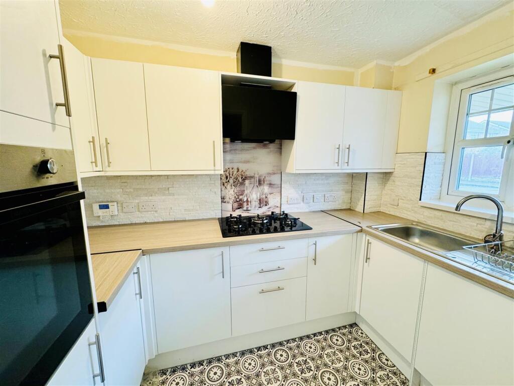 applemead kitchen.jpg