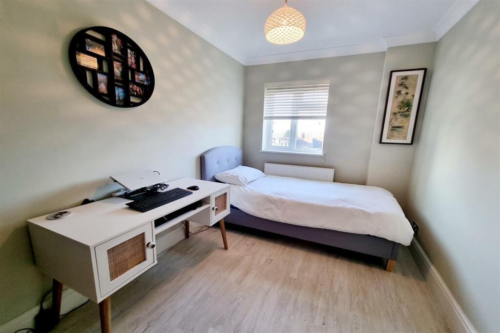 BEDROOM 3: