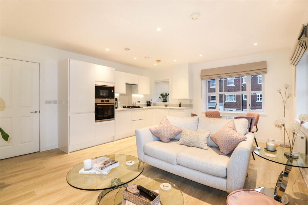 Kitchen/ Living Area