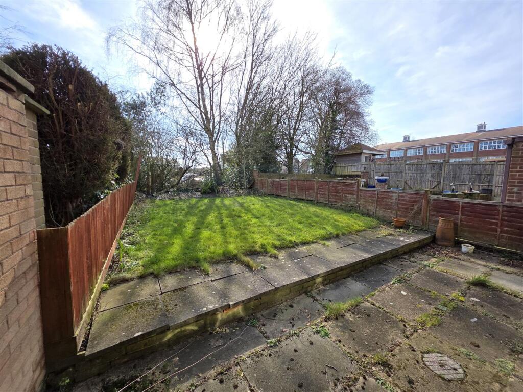 11 Cedar Close, Ashby