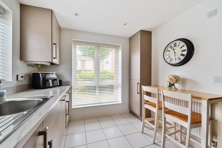 1298564 7 6835984d5bc8d.nef