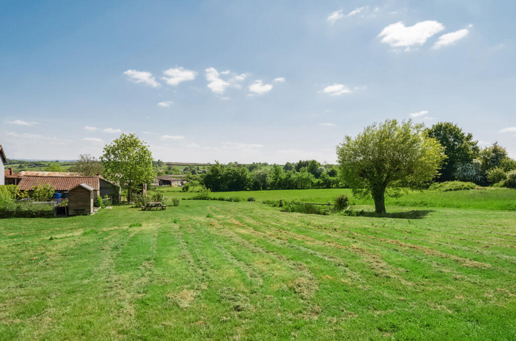 43-681a3367bbfd0-...