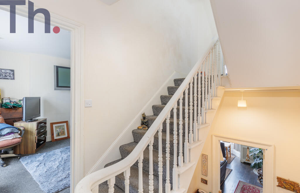 Seconf Floor Landing