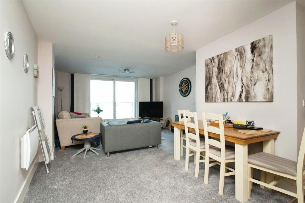 Living/Dining Area