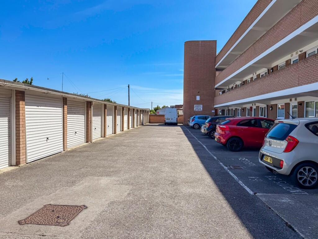 Garage &amp; Parking