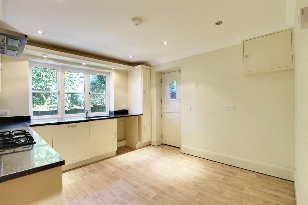 Kitchen/ Breakfast