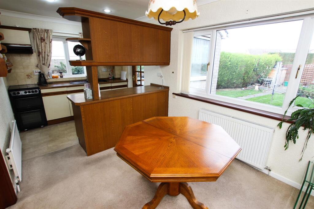 OPEN PLAN DINING KITCHEN
