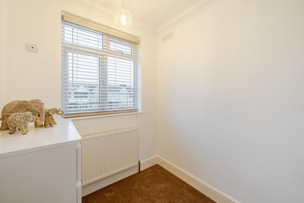 1369149-8-68efeff...