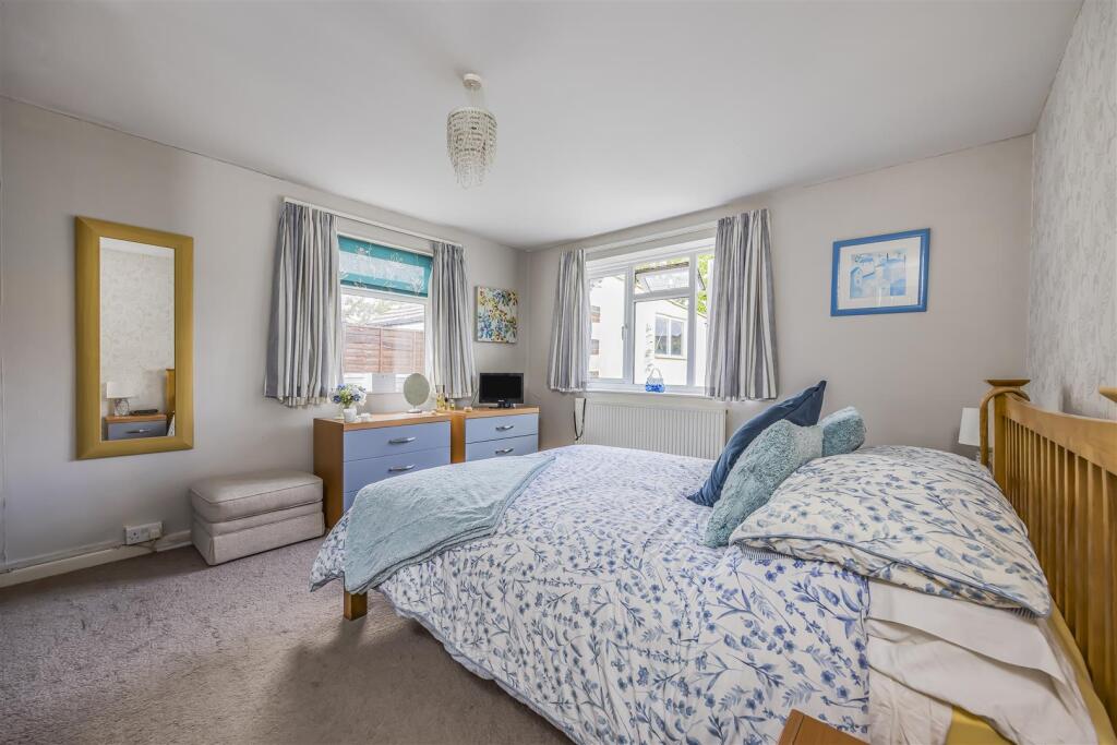 32 Maybush Drive, Emsworth-PorticoMarketing-Nexa-1