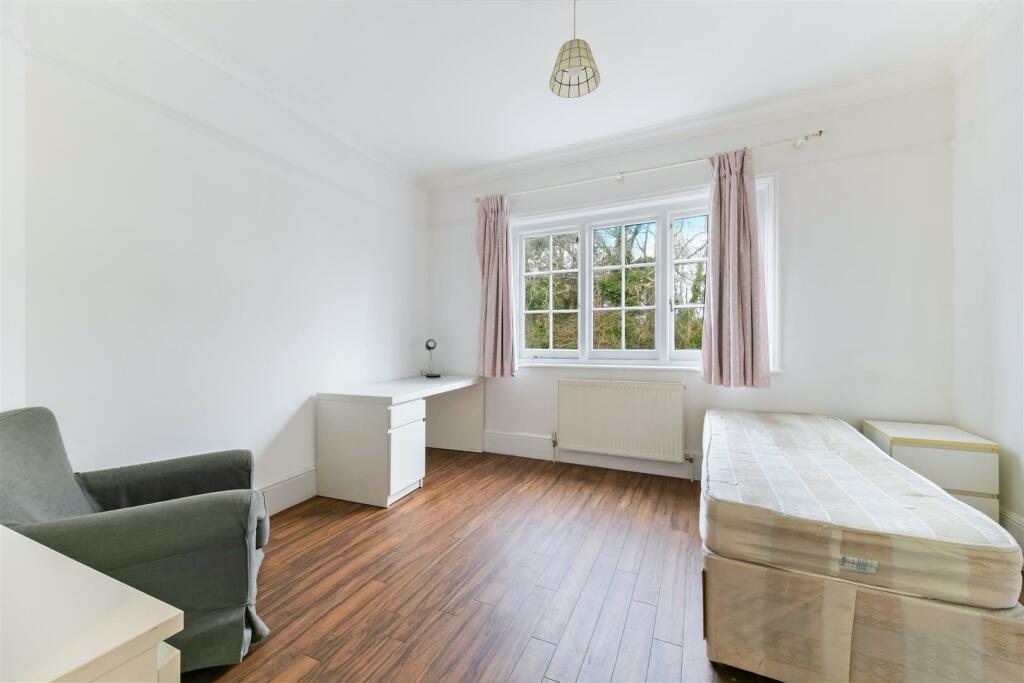 HIGH STREET, ROOM 1 .jpg