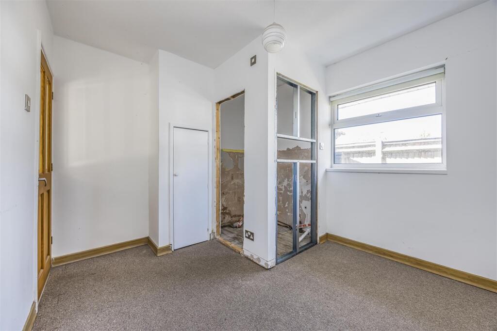 18 Warren Close, Hayling Island-PorticoMarketing-A
