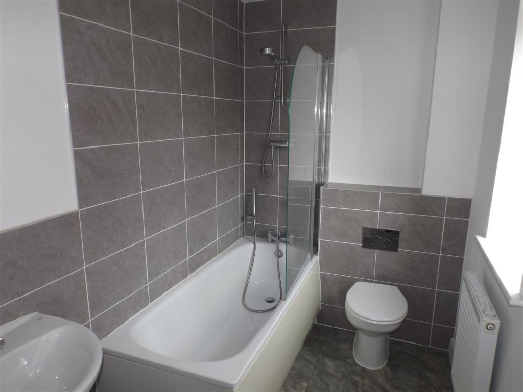 Bathroom.JPG