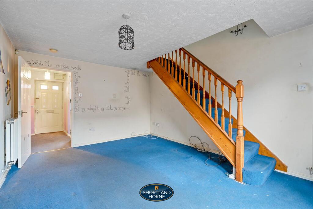 13 Lymington Drive (11 of 17).jpg