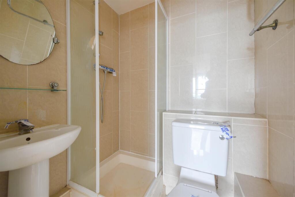 ENSUITE SHOWER ROOM